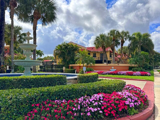 800 Uno Lago Drive 104, Juno Beach, FL 33408