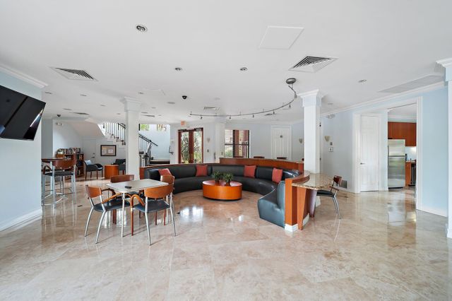 800 Uno Lago Drive 104, Juno Beach, FL 33408