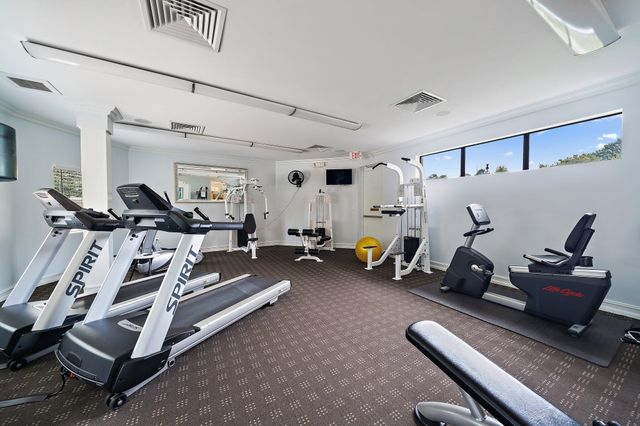 800 Uno Lago Drive 104, Juno Beach, FL 33408