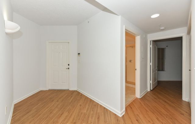 800 Uno Lago Drive 104, Juno Beach, FL 33408