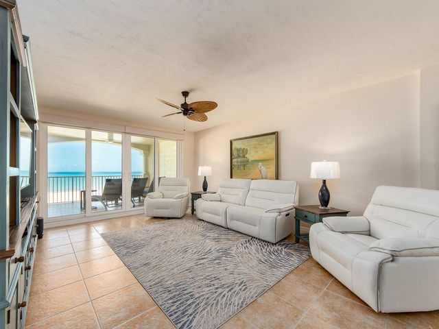 1370 GULF BOULEVARD 402, Clearwater Beach, FL 33767