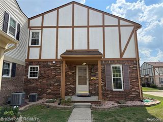 36511 Park Place Drive, Sterling Heights, MI 48310