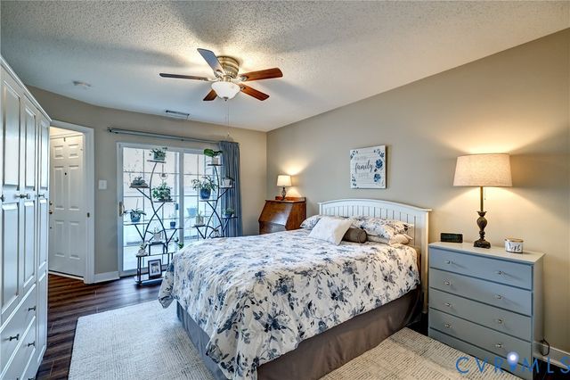 4688 Twin Hickory Lake Dr, Glen Allen, VA 23059