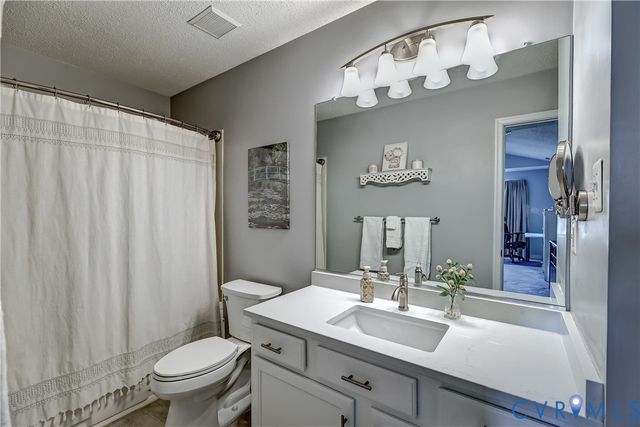 4688 Twin Hickory Lake Dr, Glen Allen, VA 23059