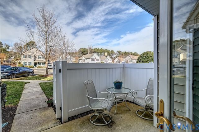 4688 Twin Hickory Lake Dr, Glen Allen, VA 23059