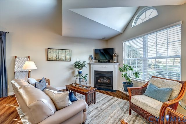 4688 Twin Hickory Lake Dr, Glen Allen, VA 23059