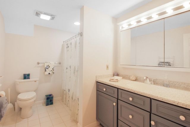 23 Cusack Rd Unit 15, Hampton, NH 03842