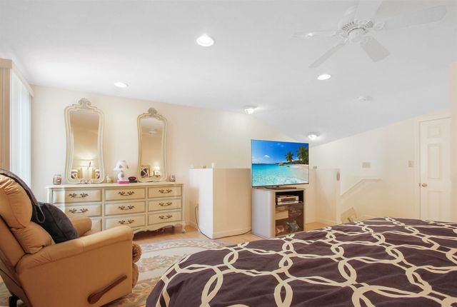 23 Cusack Rd Unit 15, Hampton, NH 03842