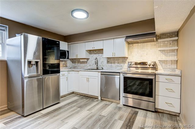 1664 Long Meadow Drive, New Albany, IN 47150