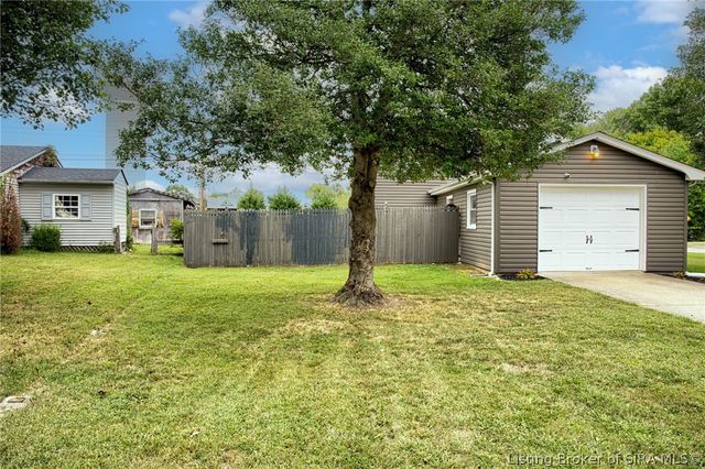 1664 Long Meadow Drive, New Albany, IN 47150