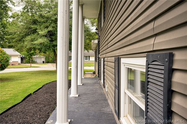 1664 Long Meadow Drive, New Albany, IN 47150