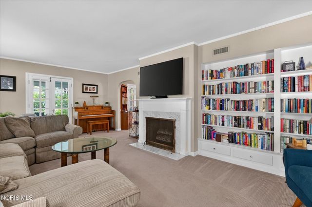 3405 Pelham Road, Ottawa Hills, OH 43606