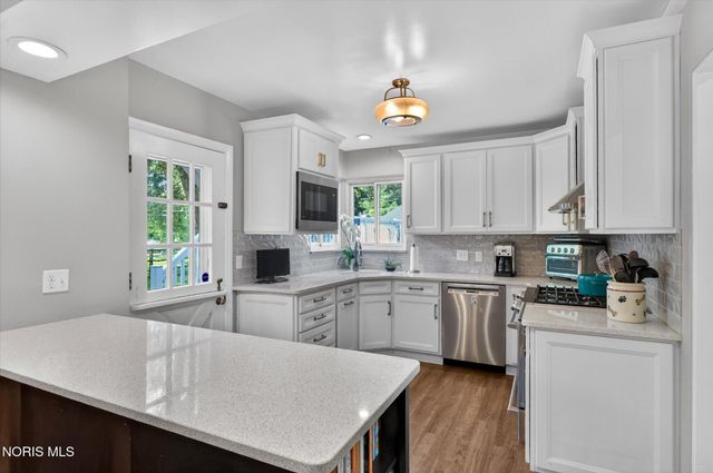3405 Pelham Road, Ottawa Hills, OH 43606