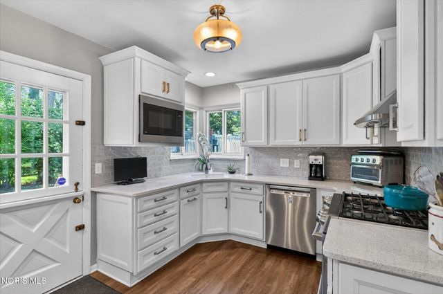 3405 Pelham Road, Ottawa Hills, OH 43606
