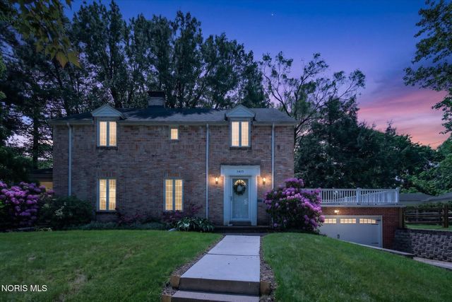 3405 Pelham Road, Ottawa Hills, OH 43606
