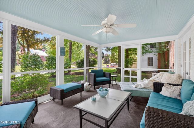 3405 Pelham Road, Ottawa Hills, OH 43606