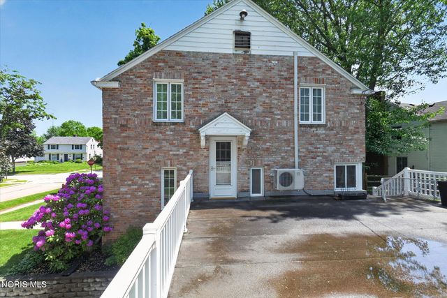 3405 Pelham Road, Ottawa Hills, OH 43606