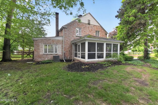 3405 Pelham Road, Ottawa Hills, OH 43606