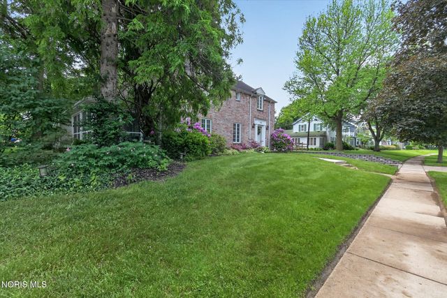 3405 Pelham Road, Ottawa Hills, OH 43606