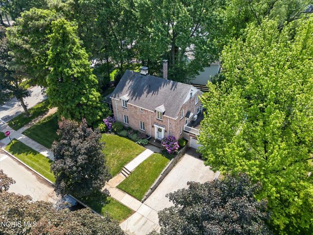 3405 Pelham Road, Ottawa Hills, OH 43606