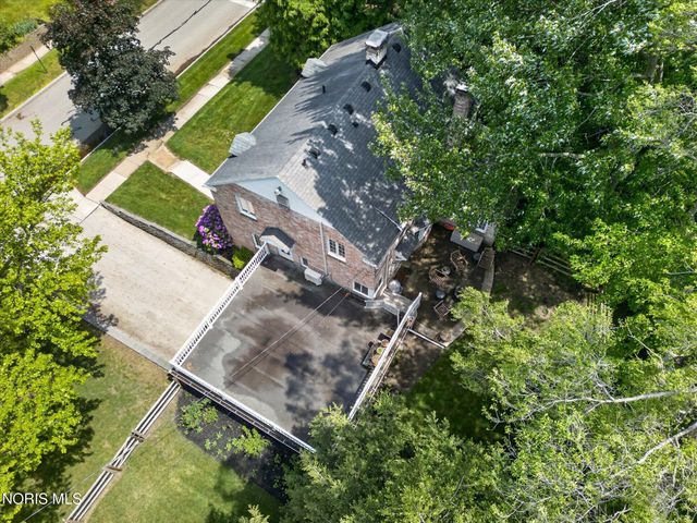 3405 Pelham Road, Ottawa Hills, OH 43606