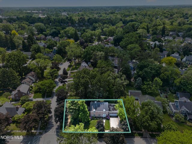 3405 Pelham Road, Ottawa Hills, OH 43606