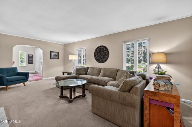3405 Pelham Road, Ottawa Hills, OH 43606