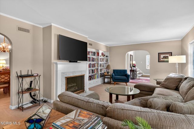 3405 Pelham Road, Ottawa Hills, OH 43606