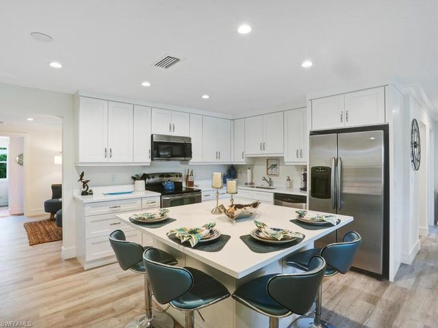 1279 10th AVE N, Naples, FL 34102