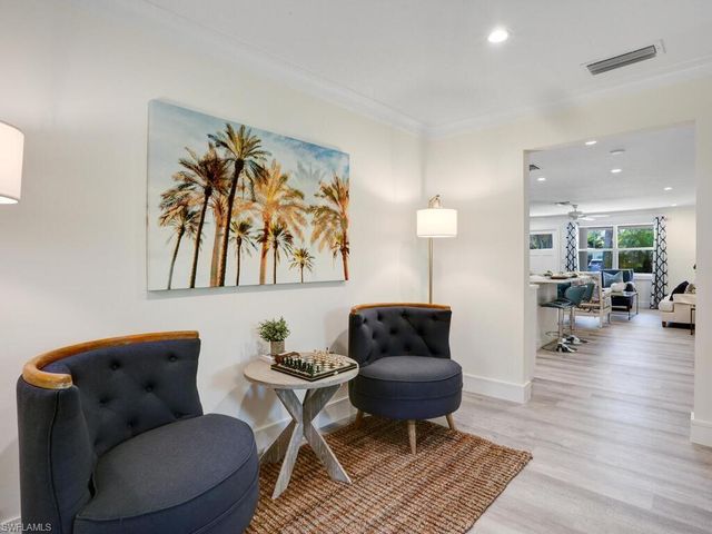 1279 10th AVE N, Naples, FL 34102