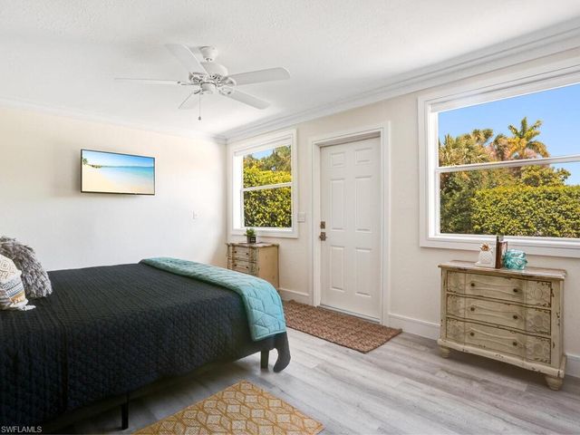 1279 10th AVE N, Naples, FL 34102