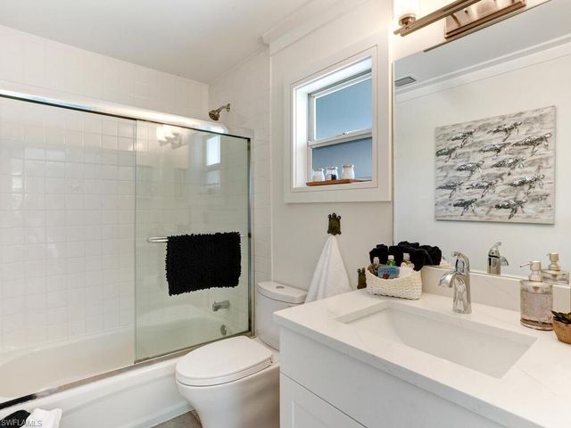 1279 10th AVE N, Naples, FL 34102