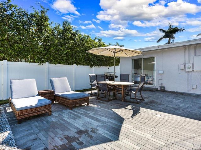 1279 10th AVE N, Naples, FL 34102