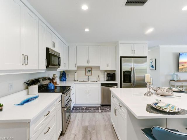 1279 10th AVE N, Naples, FL 34102