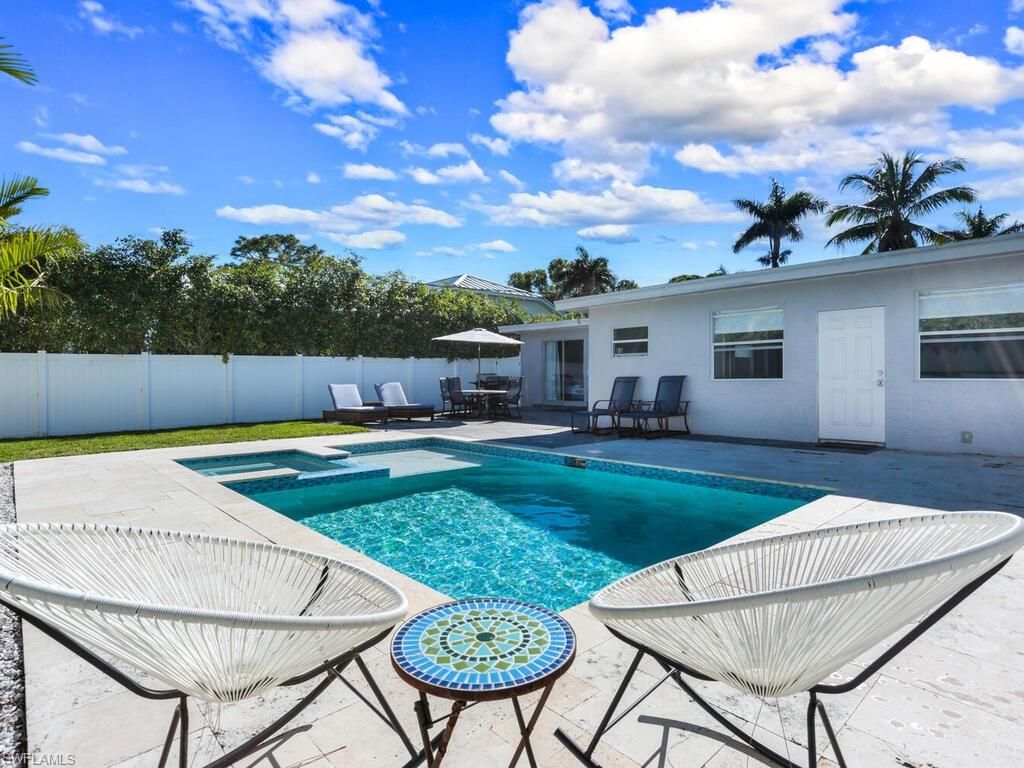 1279 10th AVE N, Naples, FL 34102