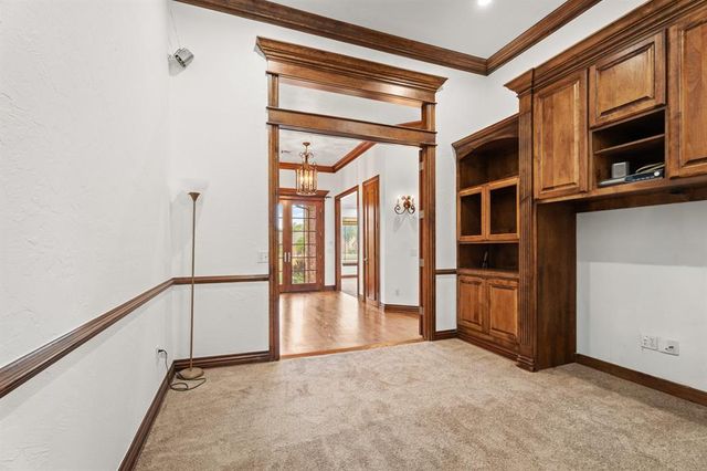 1109 N Edinburrough Way, Mustang, OK 73064