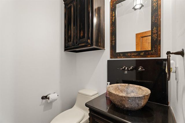 1109 N Edinburrough Way, Mustang, OK 73064
