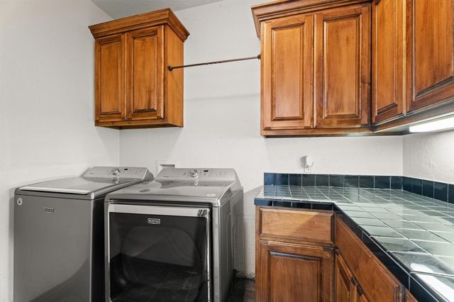 1109 N Edinburrough Way, Mustang, OK 73064