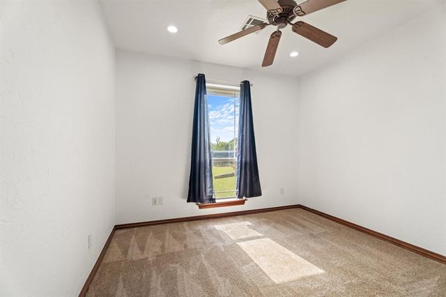 1109 N Edinburrough Way, Mustang, OK 73064