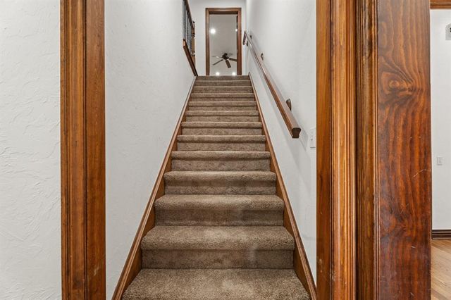 1109 N Edinburrough Way, Mustang, OK 73064