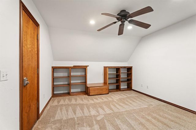 1109 N Edinburrough Way, Mustang, OK 73064