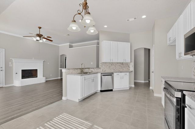 612 Mooney Drive, Saginaw, TX 76179