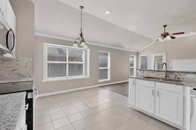 612 Mooney Drive, Saginaw, TX 76179