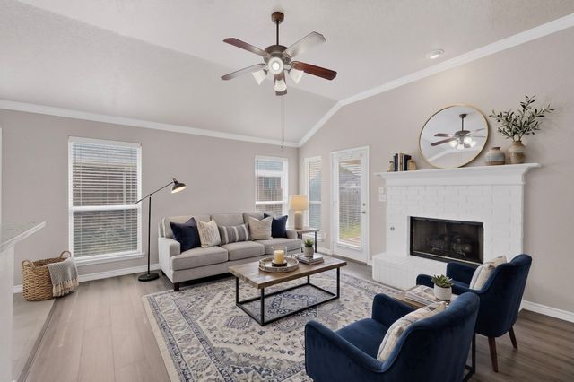 612 Mooney Drive, Saginaw, TX 76179