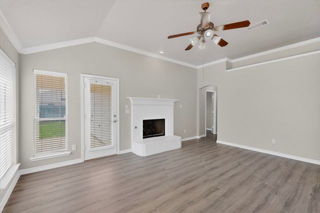 612 Mooney Drive, Saginaw, TX 76179