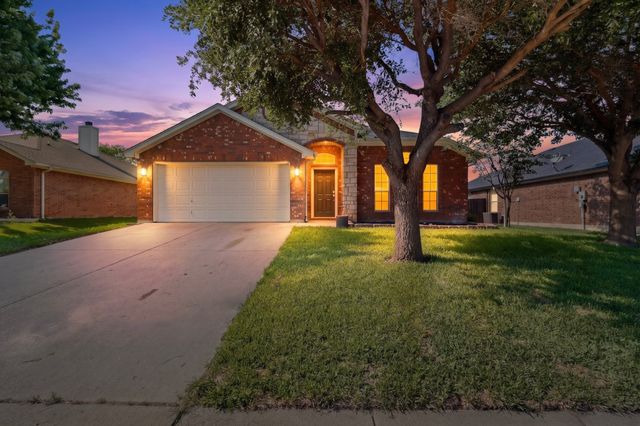 612 Mooney Drive, Saginaw, TX 76179