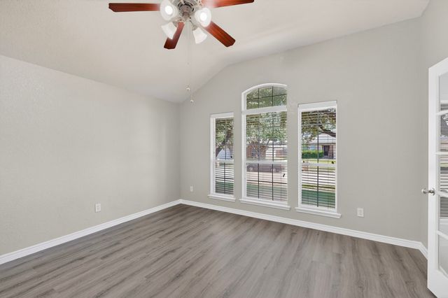612 Mooney Drive, Saginaw, TX 76179