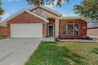 612 Mooney Drive, Saginaw, TX 76179