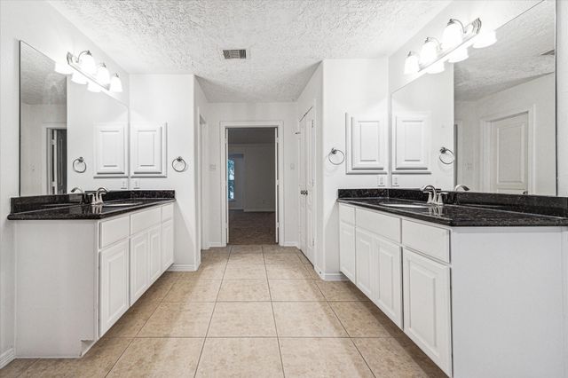 1613 W 15th Street, Houston, TX 77008