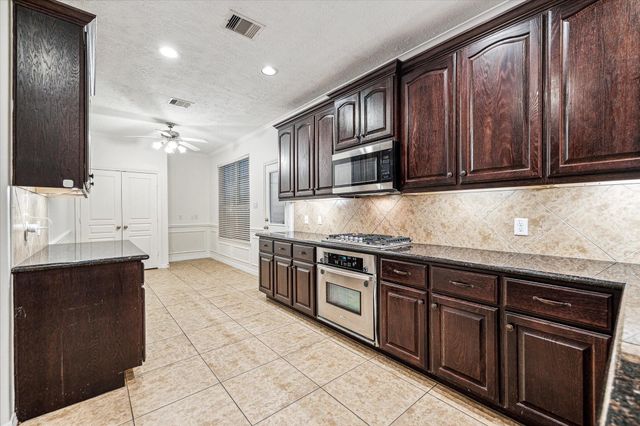 1613 W 15th Street, Houston, TX 77008